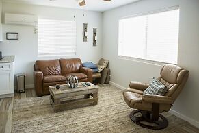 Peaceful Peoria Bungalow w/ Grill & Pool!