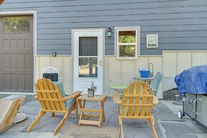 Cascade Cabin Hideaway w/ Views, 1/2 Mi to Lake