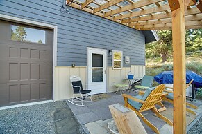 Cascade Cabin Hideaway w/ Views, 1/2 Mi to Lake