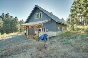 Cascade Cabin Hideaway w/ Views, 1/2 Mi to Lake