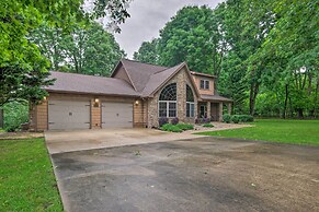 Spacious Family Home w/ Fire Pit on Norfork Lake!