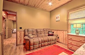 Spacious Family Home w/ Fire Pit on Norfork Lake!