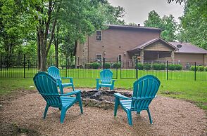 Spacious Family Home w/ Fire Pit on Norfork Lake!