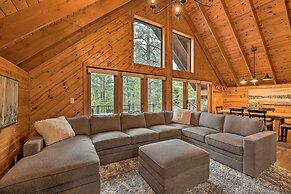 Pinetop Chalet Cabin ~ 1 Mi to Woodland Park