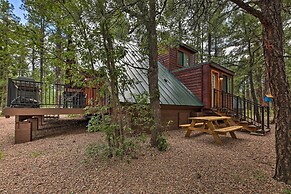 Pinetop Chalet Cabin ~ 1 Mi to Woodland Park