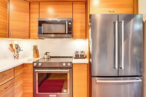 Beautiful Wentworth Golf Club Condo: Balcony & A/C