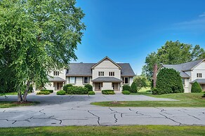 Beautiful Wentworth Golf Club Condo: Balcony & A/C