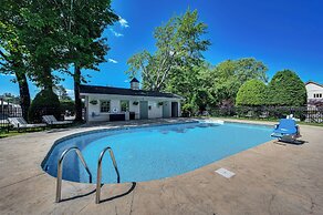 Beautiful Wentworth Golf Club Condo: Balcony & A/C