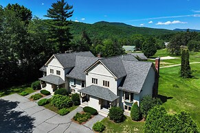 Beautiful Wentworth Golf Club Condo: Balcony & A/C