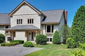 Beautiful Wentworth Golf Club Condo: Balcony & A/C