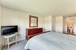 Beautiful Wentworth Golf Club Condo: Balcony & A/C