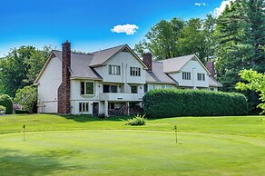 Beautiful Wentworth Golf Club Condo: Balcony & A/C