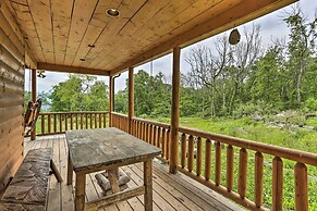 18 Mi to Slopes! Cabin w/ Valley Views in Blakely