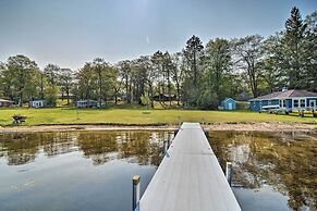 Cabin on Rush Lake w/ Tiki Bar, Grill & Kayaks!