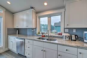 Scenic & Spacious Getaway on North Bay w/ Deck!