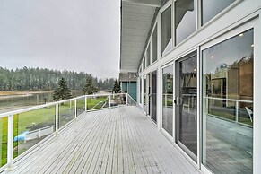 Scenic & Spacious Getaway on North Bay w/ Deck!