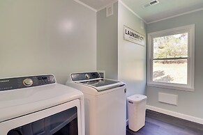 Modern Retreat Near Smoky Mtns & Asheville!