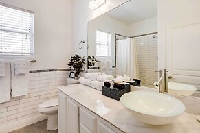 Pool, Fire Pit & Grill: Goodyear Home!