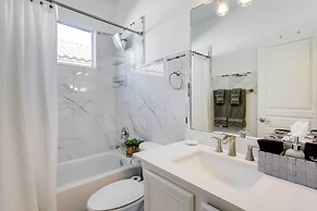 Pool, Fire Pit & Grill: Goodyear Home!