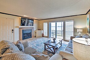 Hot Springs Condo on Lake Hamilton w/ Balcony!
