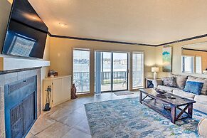 Hot Springs Condo on Lake Hamilton w/ Balcony!