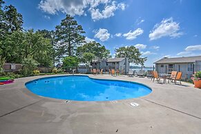 Hot Springs Condo on Lake Hamilton w/ Balcony!