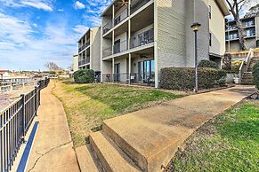Hot Springs Condo on Lake Hamilton w/ Balcony!