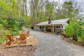 Highlands Vacation Rental w/ Smoky Mountain Views