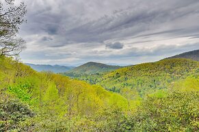 Highlands Vacation Rental w/ Smoky Mountain Views