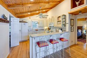 Highlands Vacation Rental w/ Smoky Mountain Views