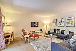 Palm Springs Hideaway w/ Resort Amenities!