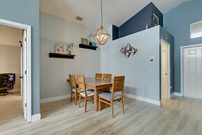 Bright Getaway w/ Ski Lake, 11 Miles to Dtwn Tampa