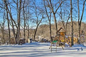 Cozy Rochester Retreat ~ 3 Mi to Mayo Clinic!