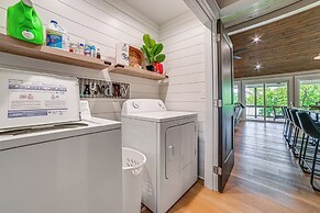 Modern Kentucky Lake Home w/ Deck, Dock, View