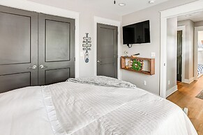 Modern Kentucky Lake Home w/ Deck, Dock, View