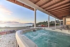 Luxurious Newport Estate w/ Spa & Lighthouse Views