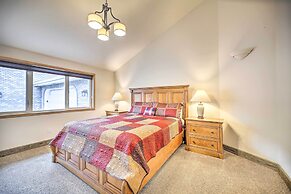 Luxurious Newport Estate w/ Spa & Lighthouse Views