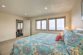 Luxurious Newport Estate w/ Spa & Lighthouse Views