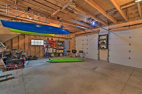 Family-friendly Gresham Getaway w/ Game Room!