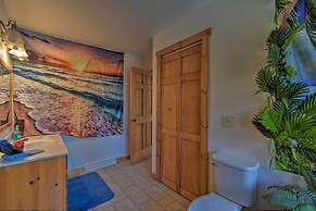 Family-friendly Gresham Getaway w/ Game Room!