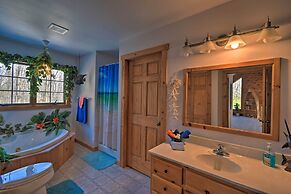 Family-friendly Gresham Getaway w/ Game Room!