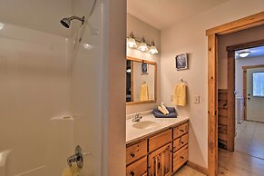 Family-friendly Gresham Getaway w/ Game Room!