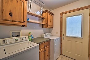 Family-friendly Gresham Getaway w/ Game Room!