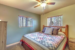 9 Mi to Rainbow Lake: Woodsy Pinetop Cabin w/ Deck