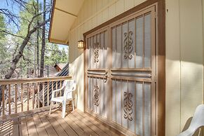 9 Mi to Rainbow Lake: Woodsy Pinetop Cabin w/ Deck