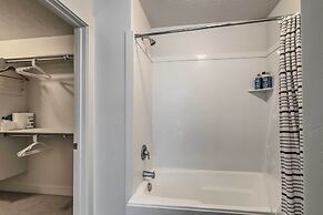 Lovely Vineyard Getaway < 1 Mi to Utah Lake!