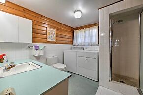 Waterfront Manson Cabin on Lake Chelan w/ Deck!