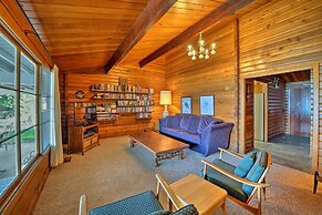 Waterfront Manson Cabin on Lake Chelan w/ Deck!