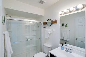 Phoenix Home: Golf, Hike, & Explore Downtown!