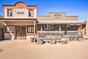 Western-style Phoenix Home: 15 Mi to Lake Pleasant